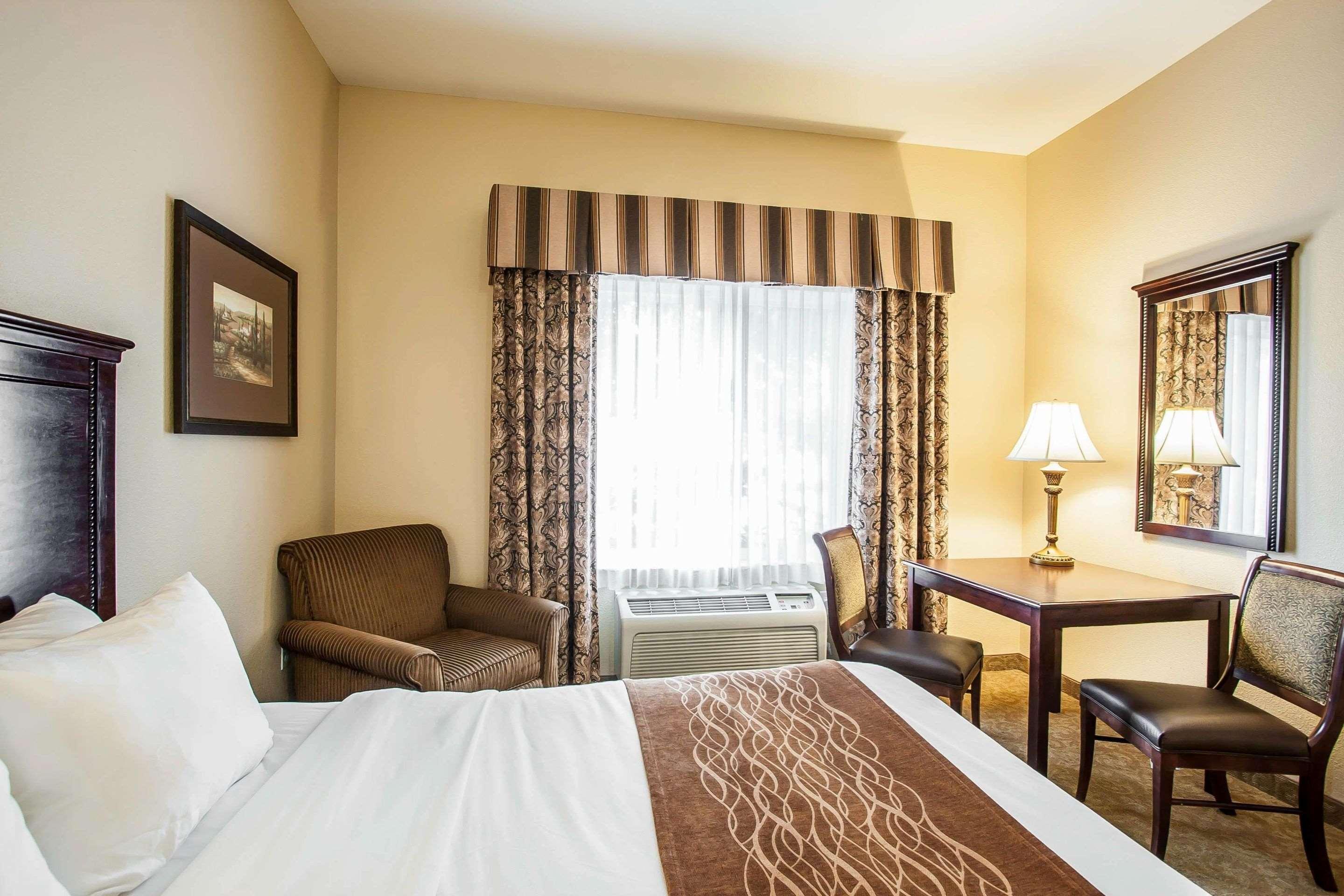 Comfort Inn & Suites Mcminnville Wine Country Экстерьер фото