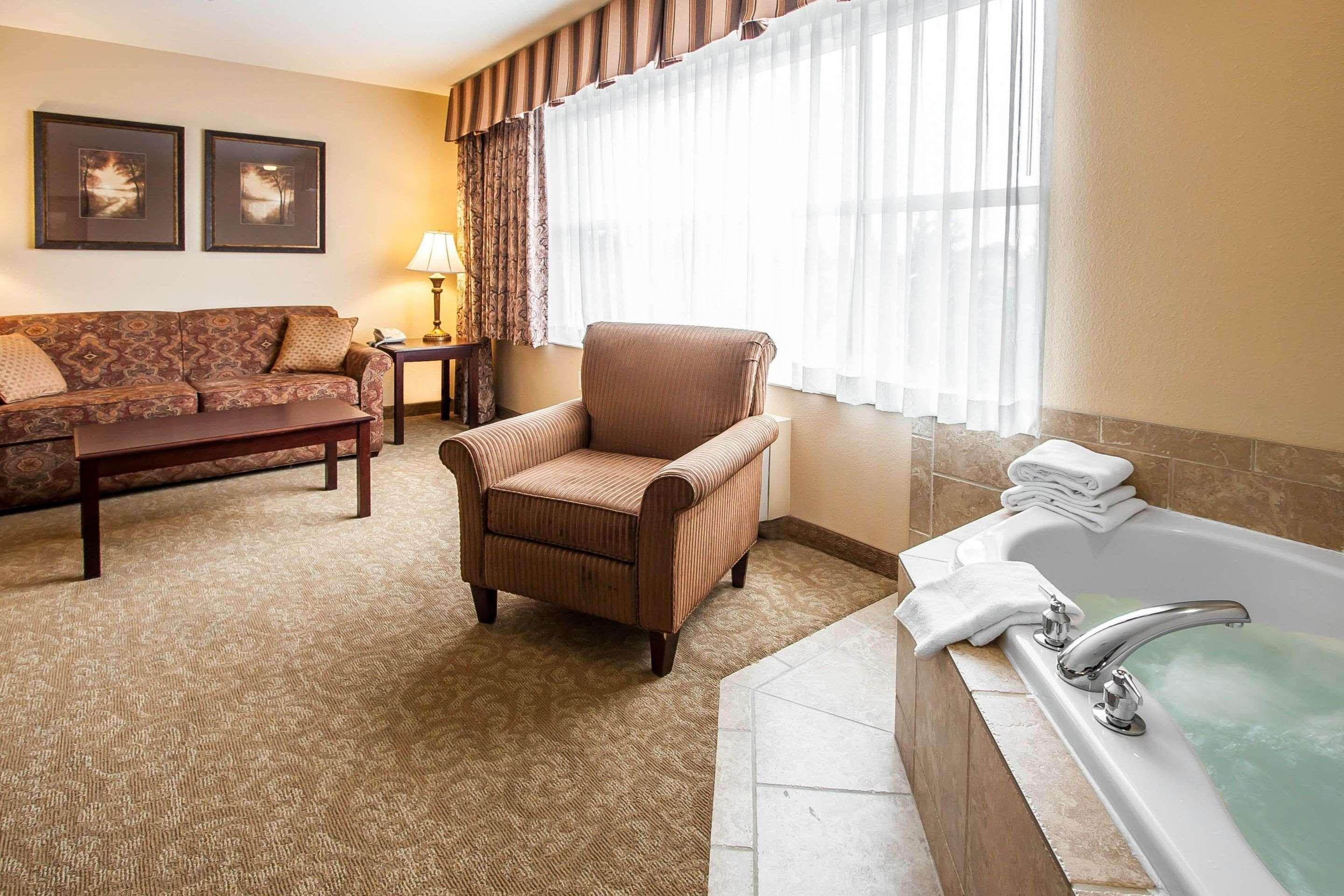 Comfort Inn & Suites Mcminnville Wine Country Экстерьер фото