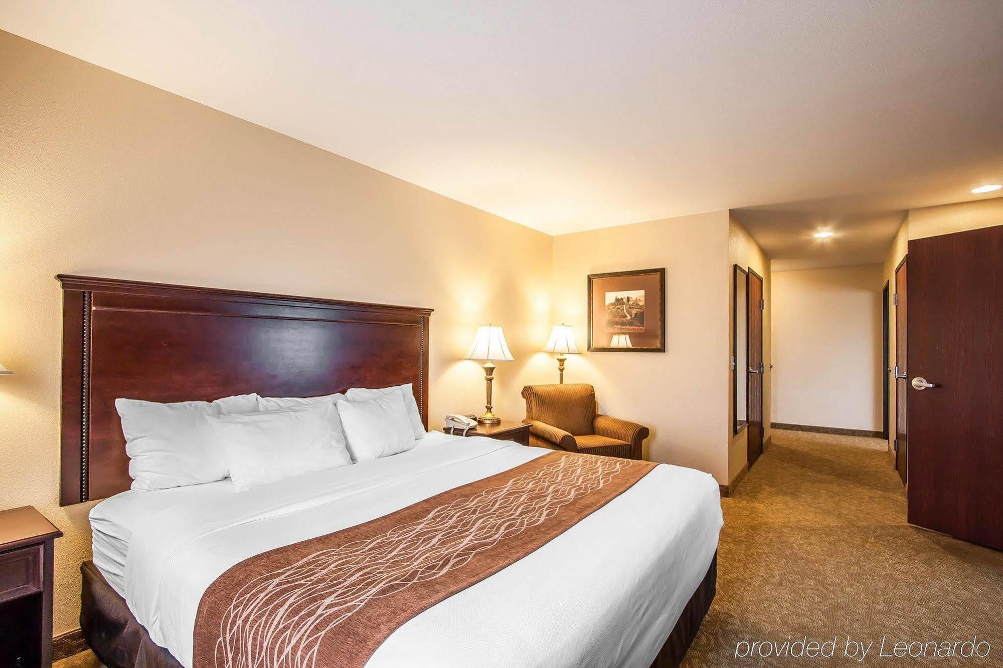 Comfort Inn & Suites Mcminnville Wine Country Экстерьер фото